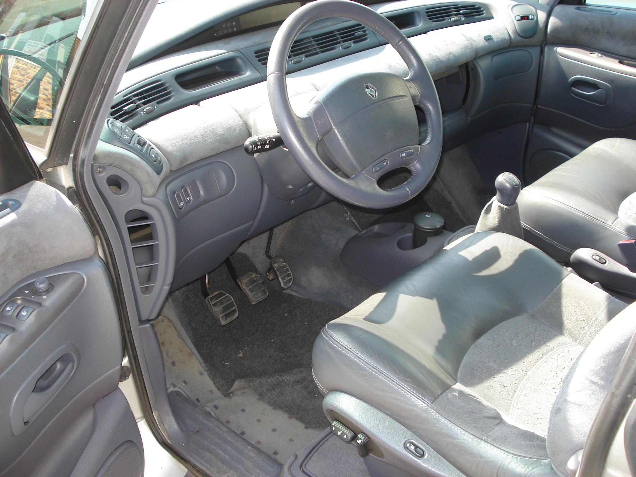 left hand car RENAULT ESPACE 2.2 dCi